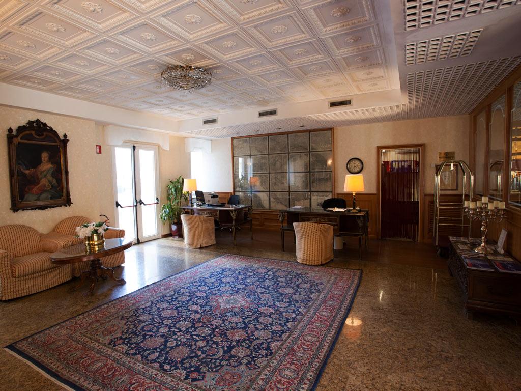 Greif Hotel Maria Theresia Триест Экстерьер фото