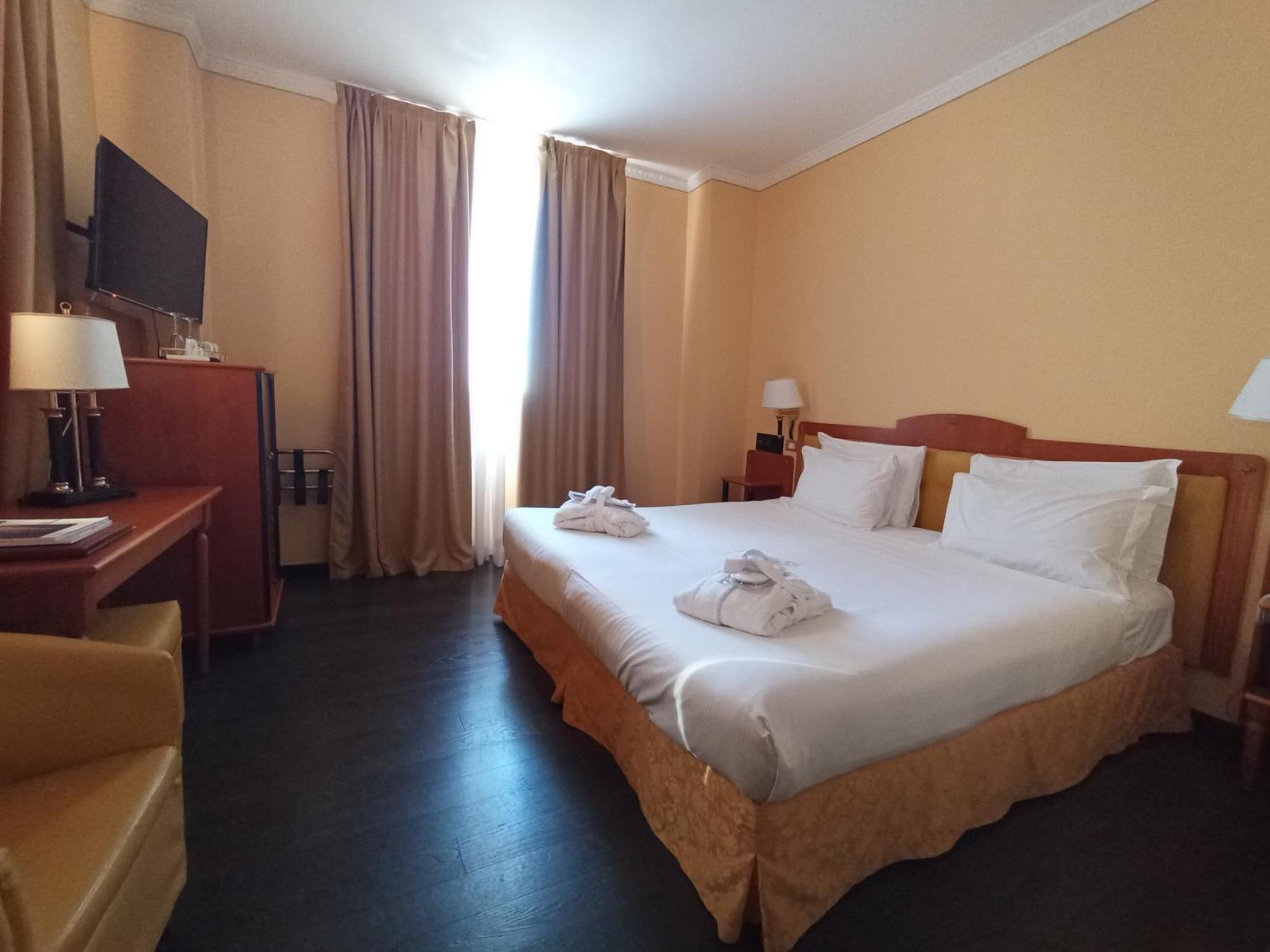 Greif Hotel Maria Theresia Триест Экстерьер фото